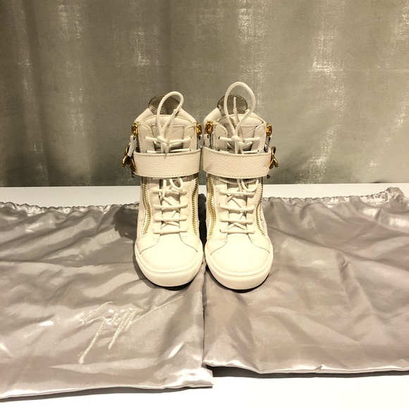 Giuseppe Zanotti - Picture 3 of 7